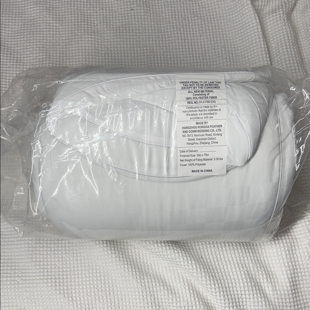 Premium White Mattress Pad/Topper - NIP (Un Opened) - 39” x 75”(Twin Size)